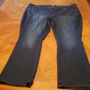Curvy bootcut jeans
